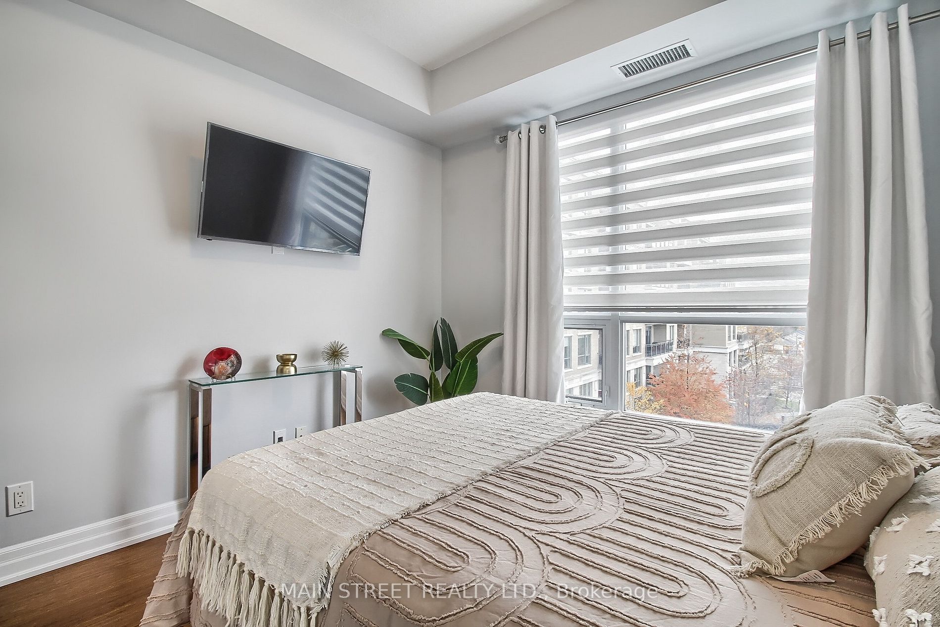 111 Civic Square Gate, #401