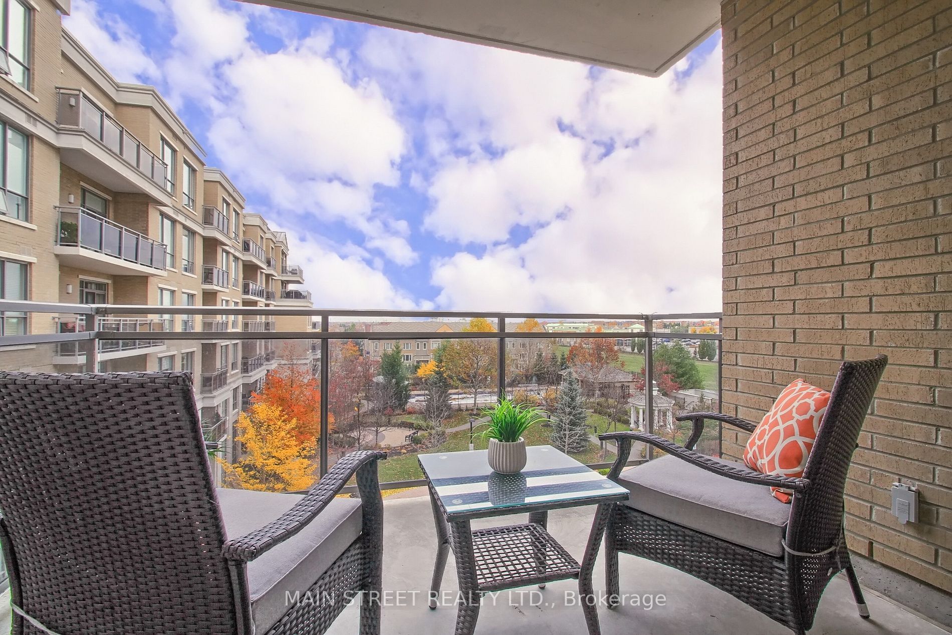 111 Civic Square Gate, #401