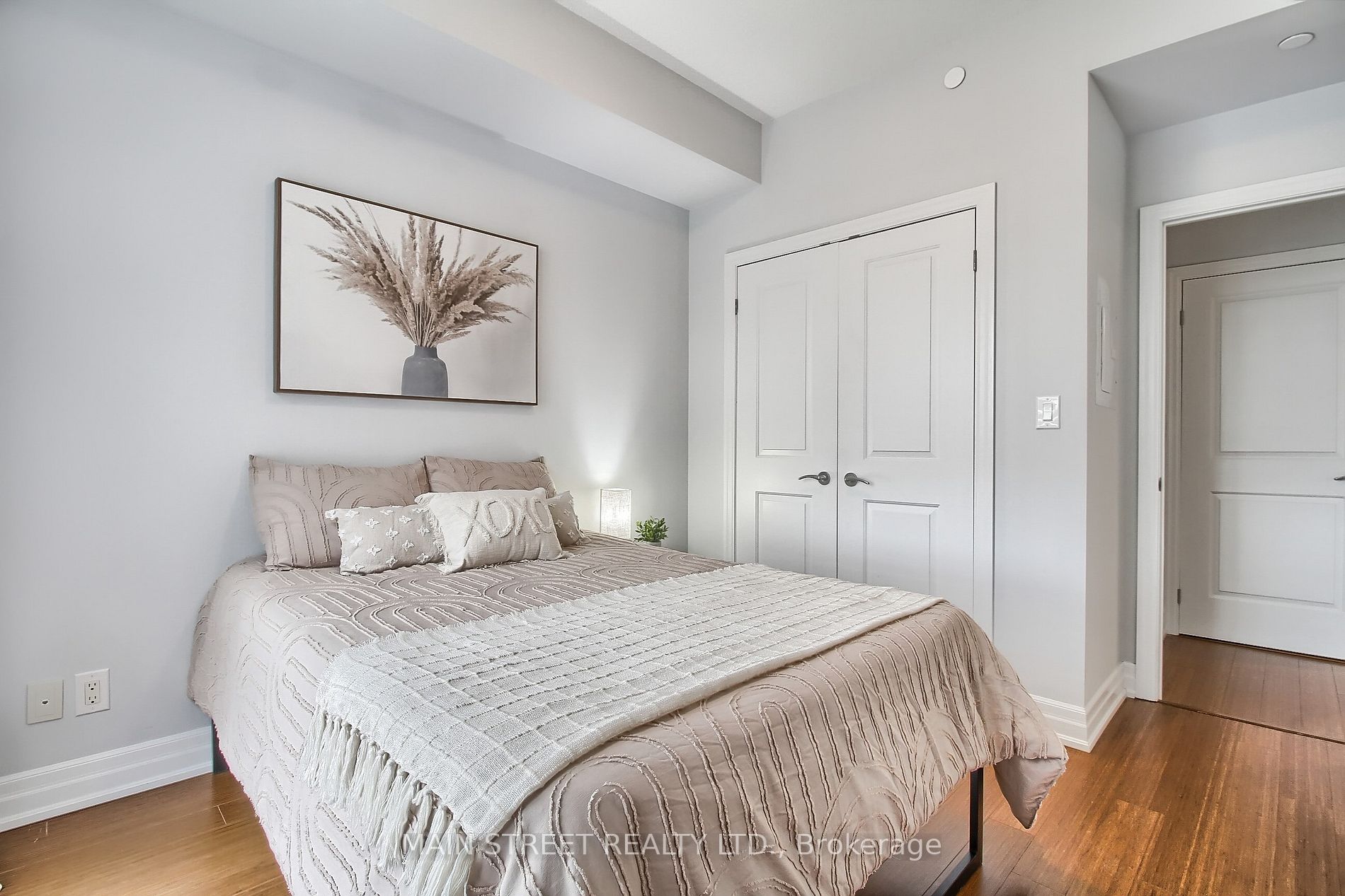 111 Civic Square Gate, #401
