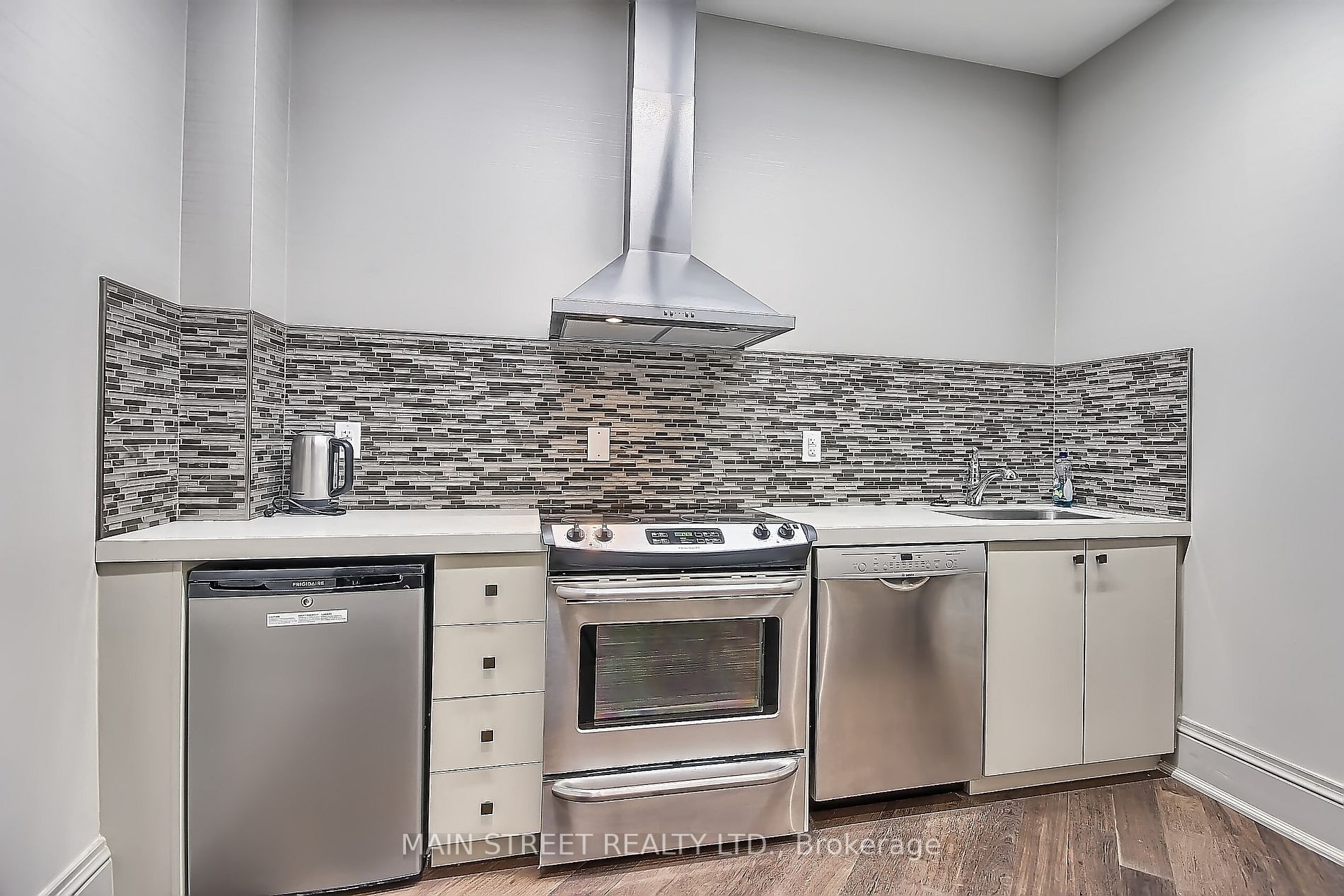 111 Civic Square Gate, #401