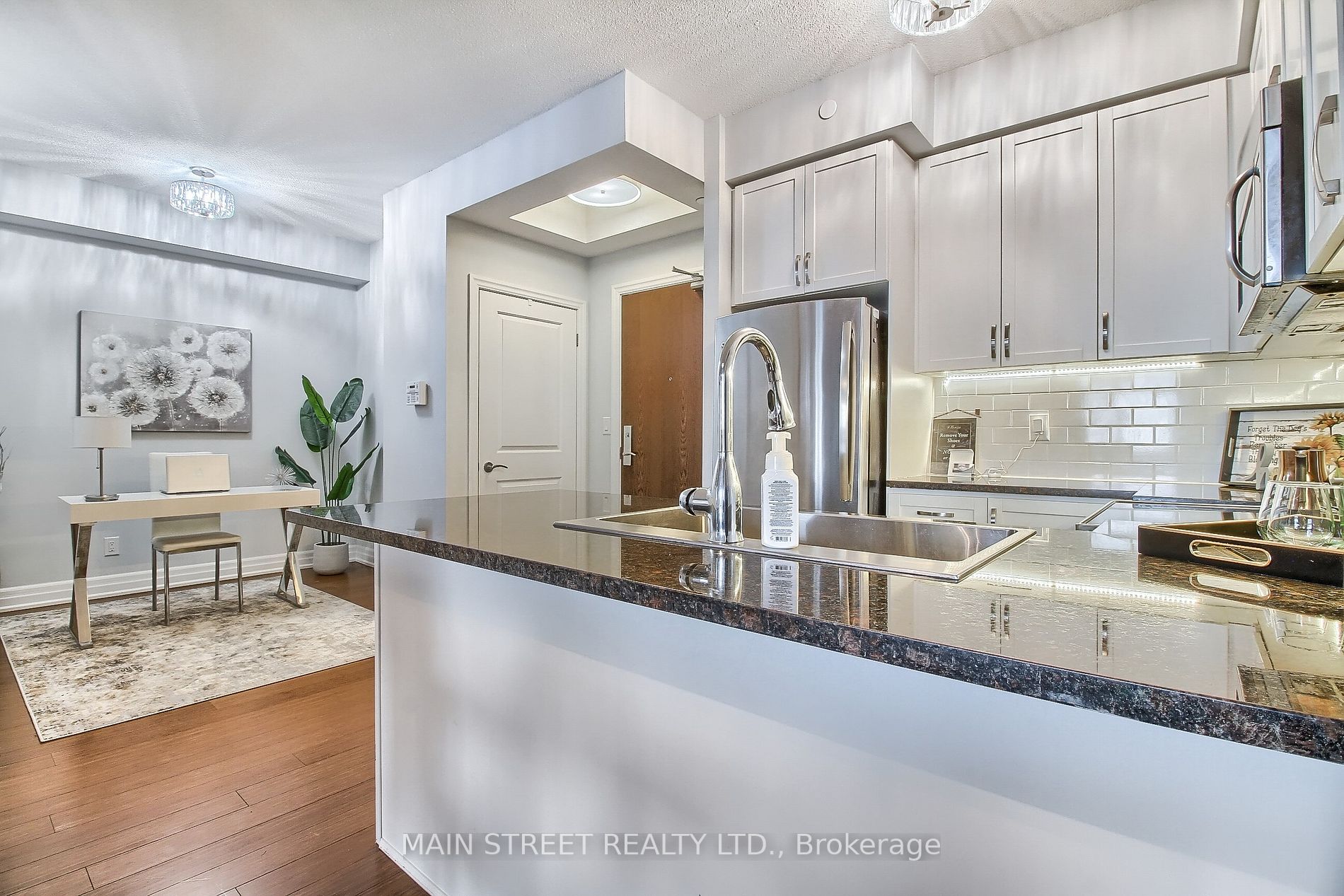 111 Civic Square Gate, #401