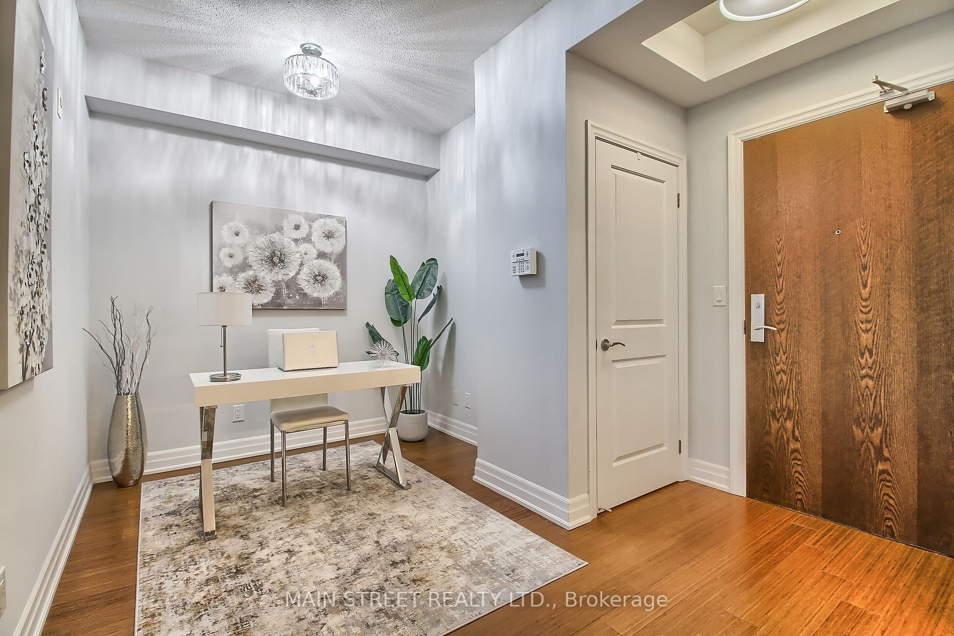 111 Civic Square Gate, #401