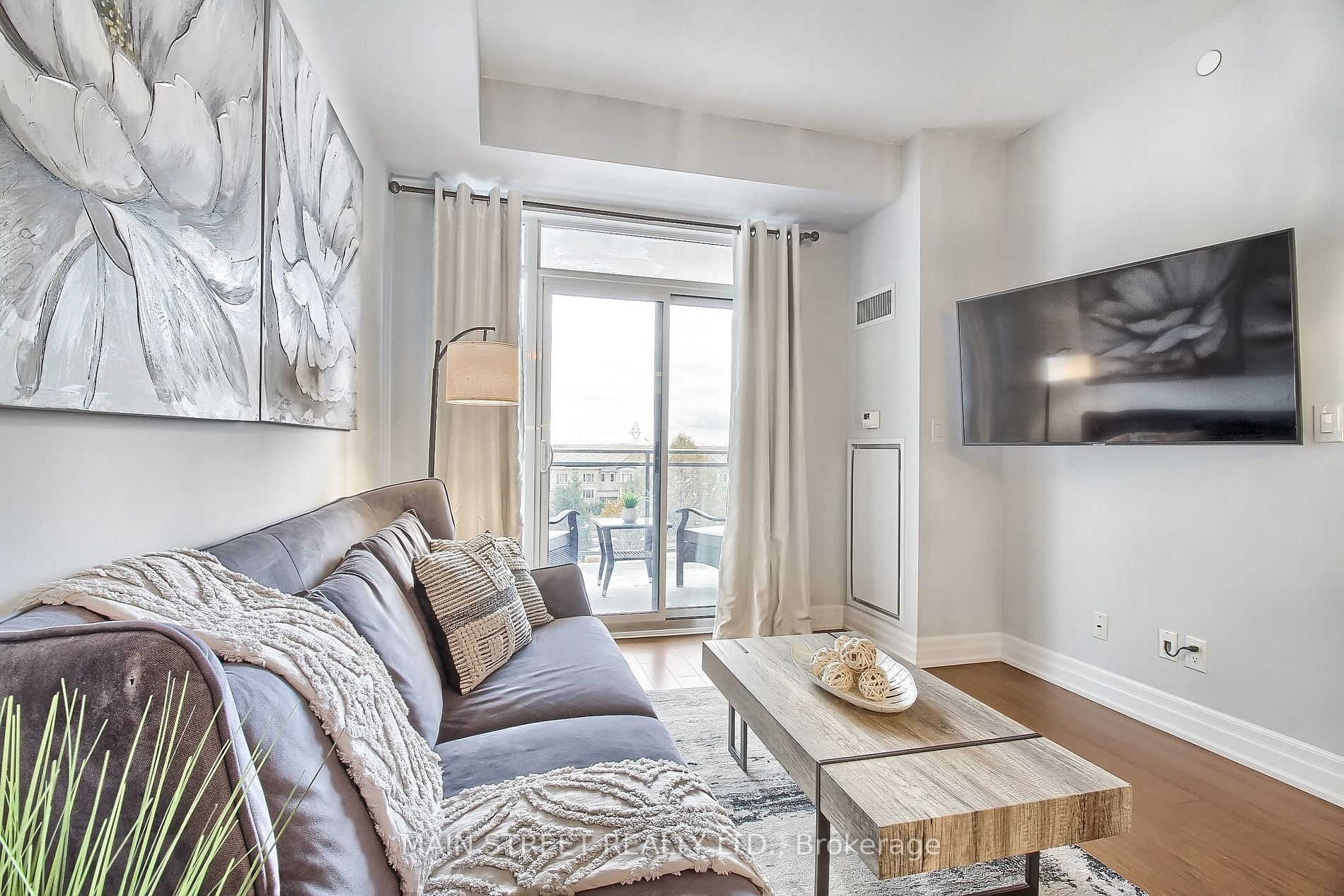 111 Civic Square Gate, #401