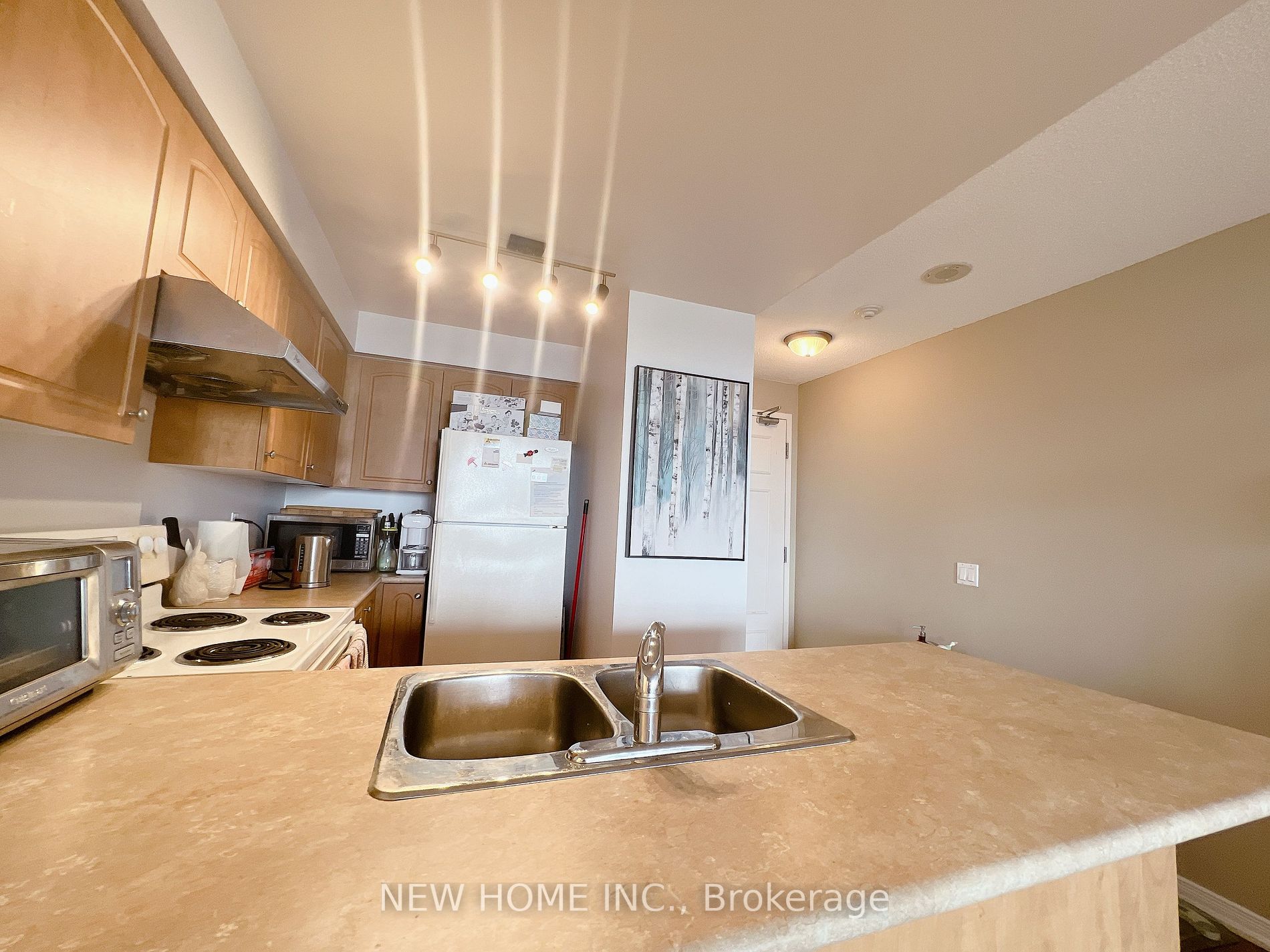 310 Red Maple Road, #1214