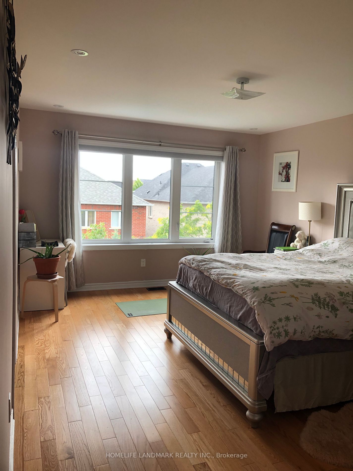 21 Vedette Way