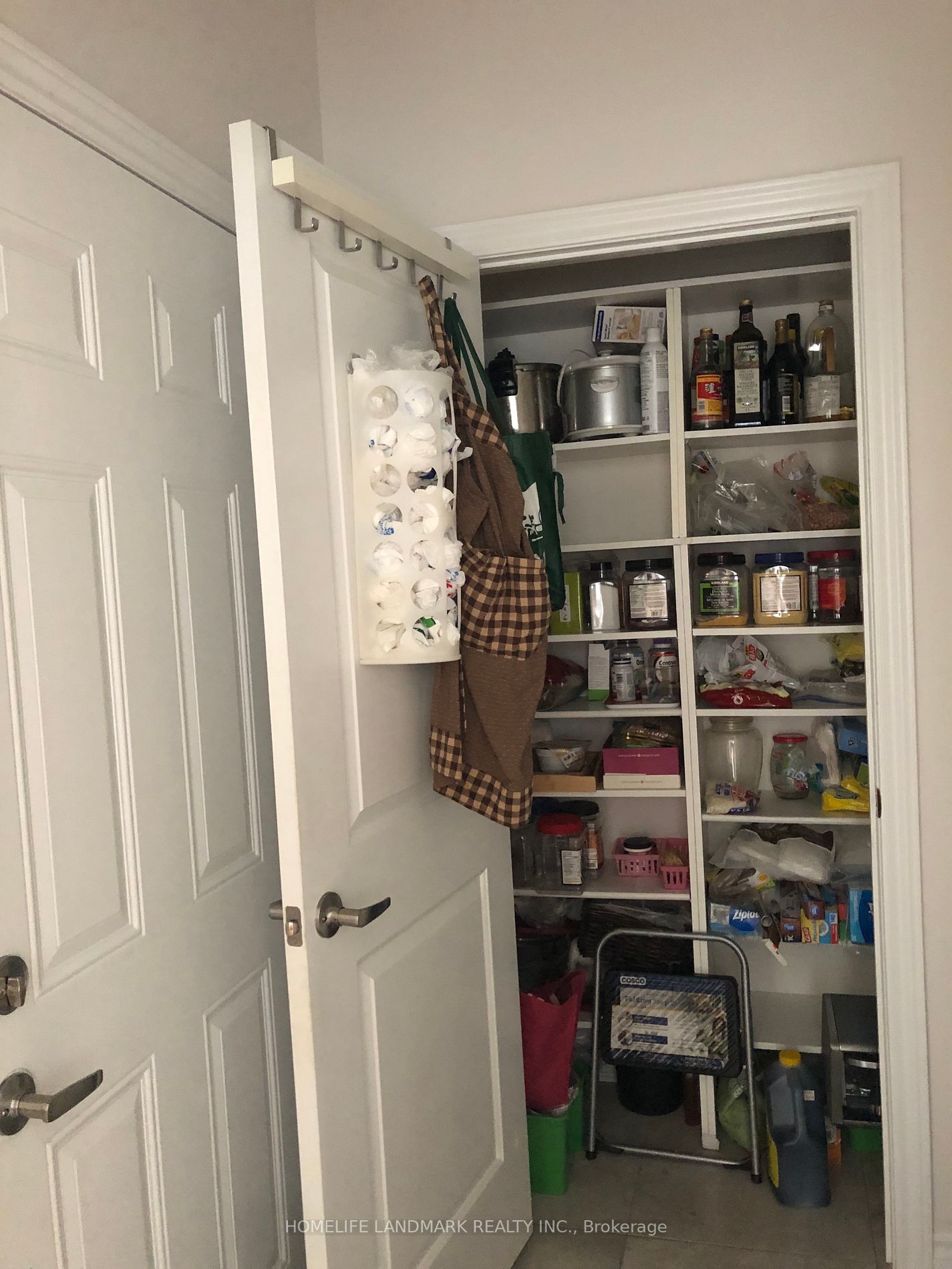21 Vedette Way
