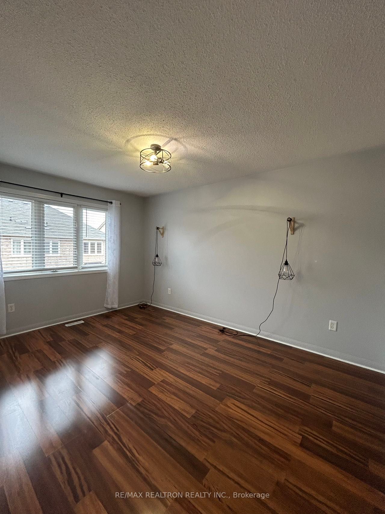 24 Richard Underhill Avenue