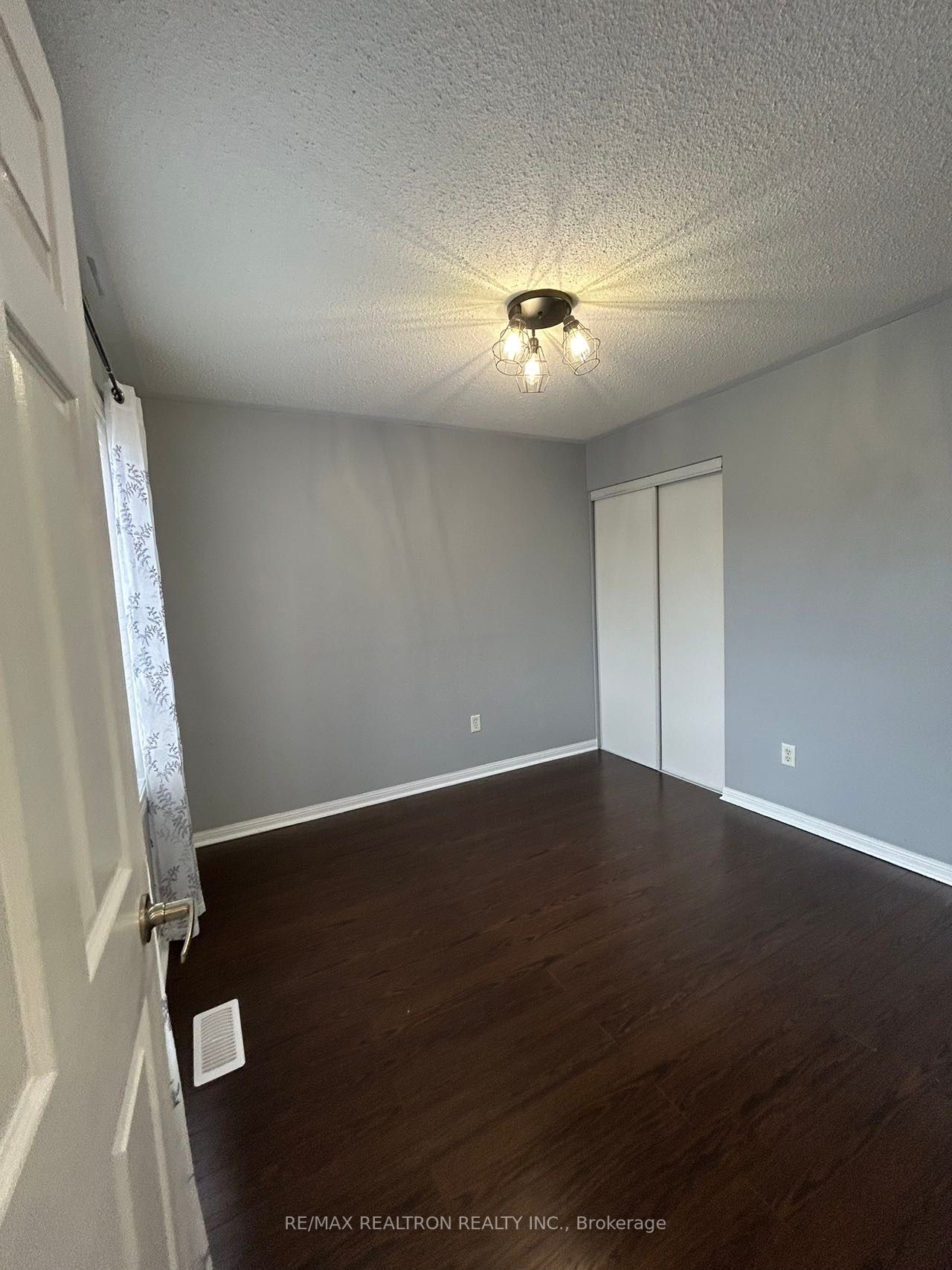 24 Richard Underhill Avenue