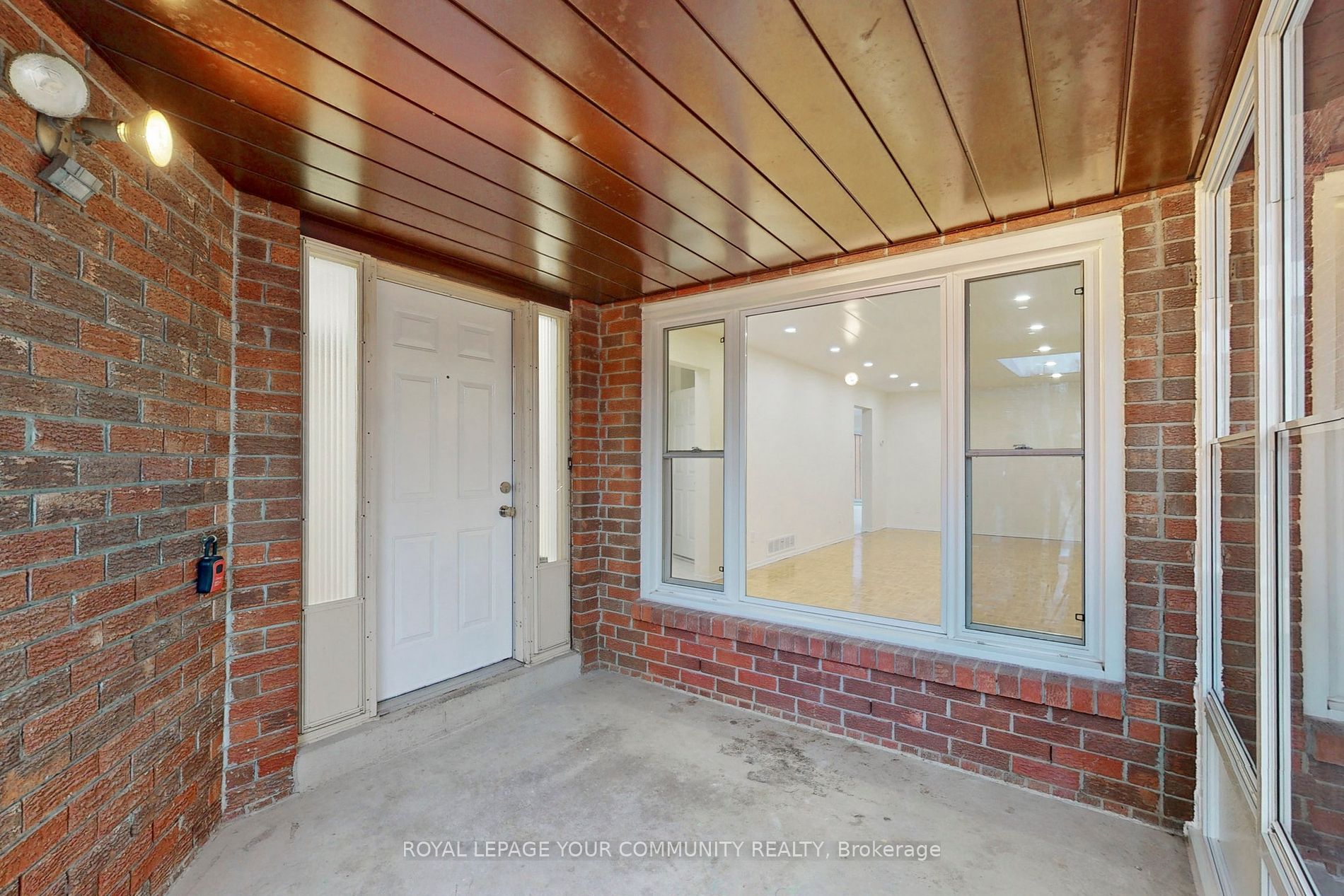 136 Woodcroft Lane