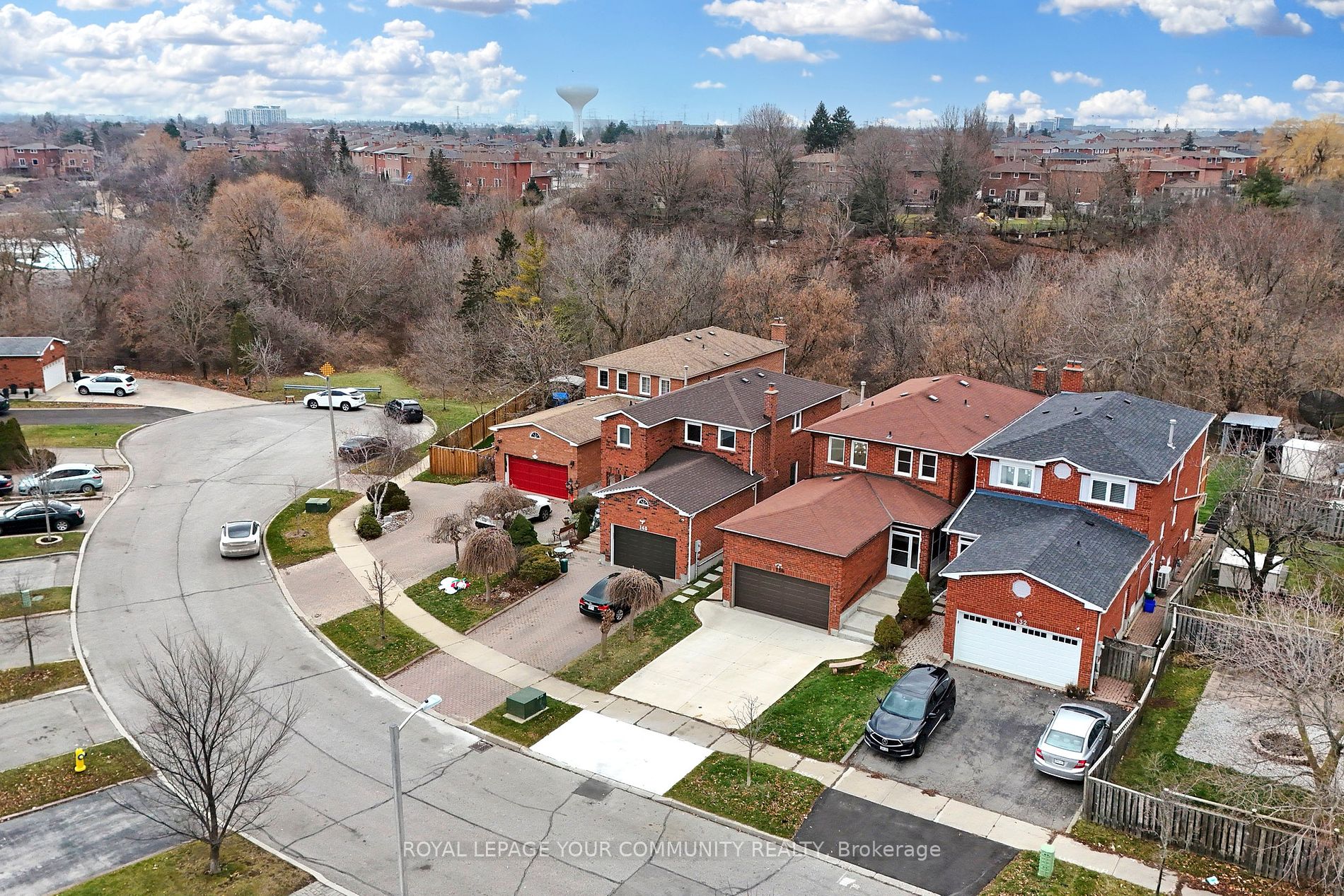 136 Woodcroft Lane