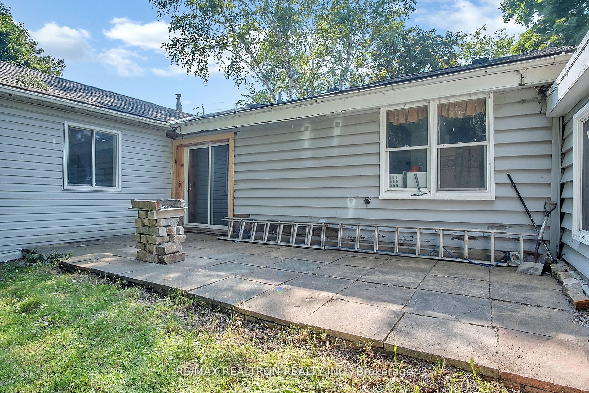 2083 St John's Rd