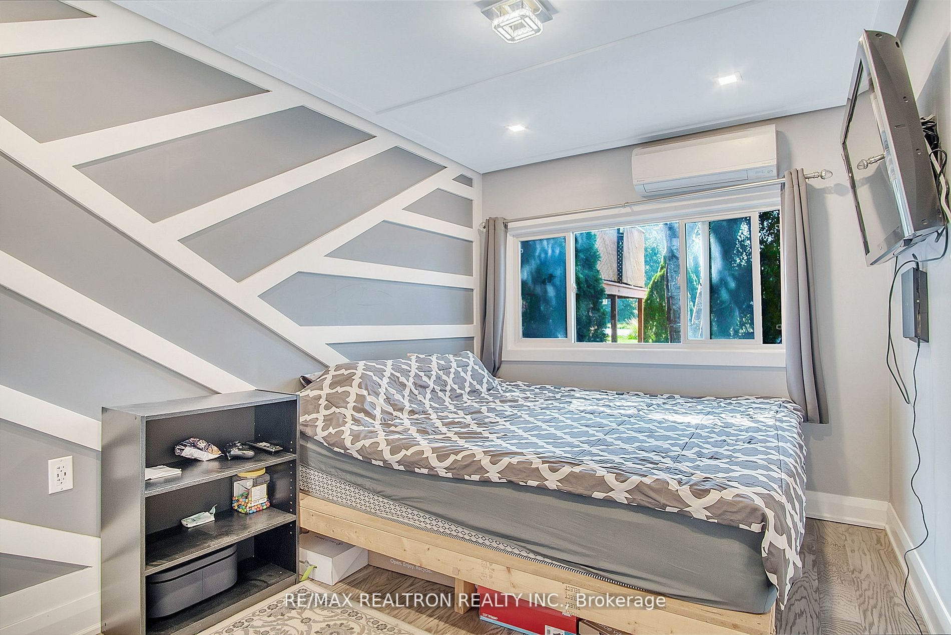 2083 St John's Rd