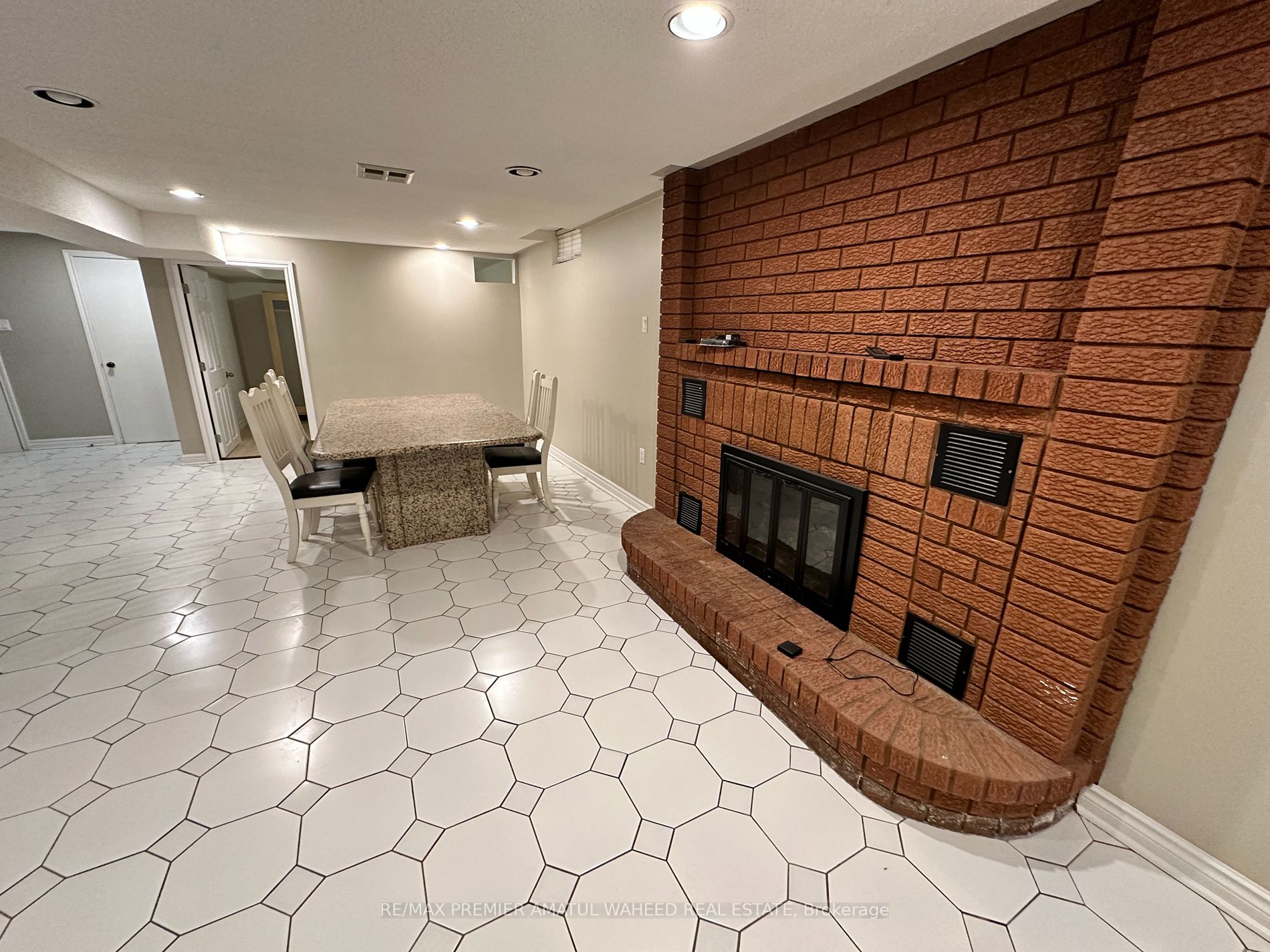 166 Killian Rd