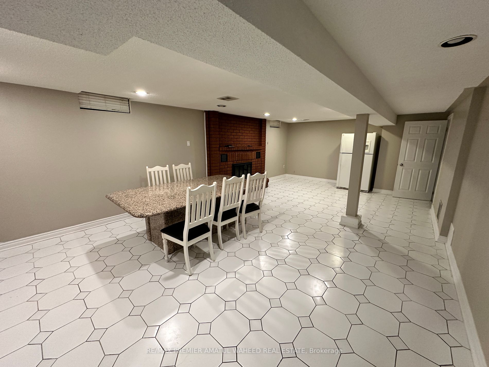 166 Killian Rd