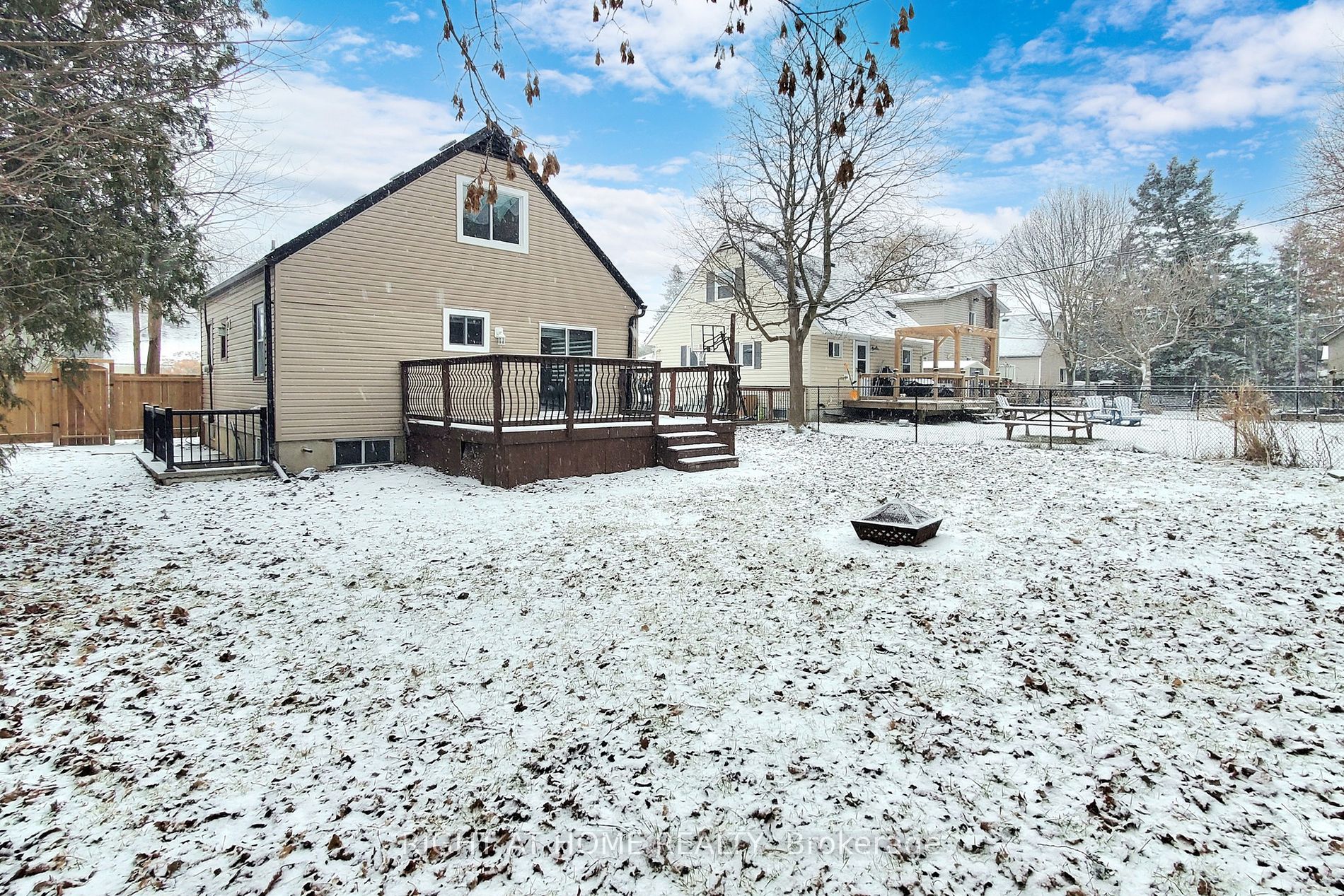 265 Andrew St