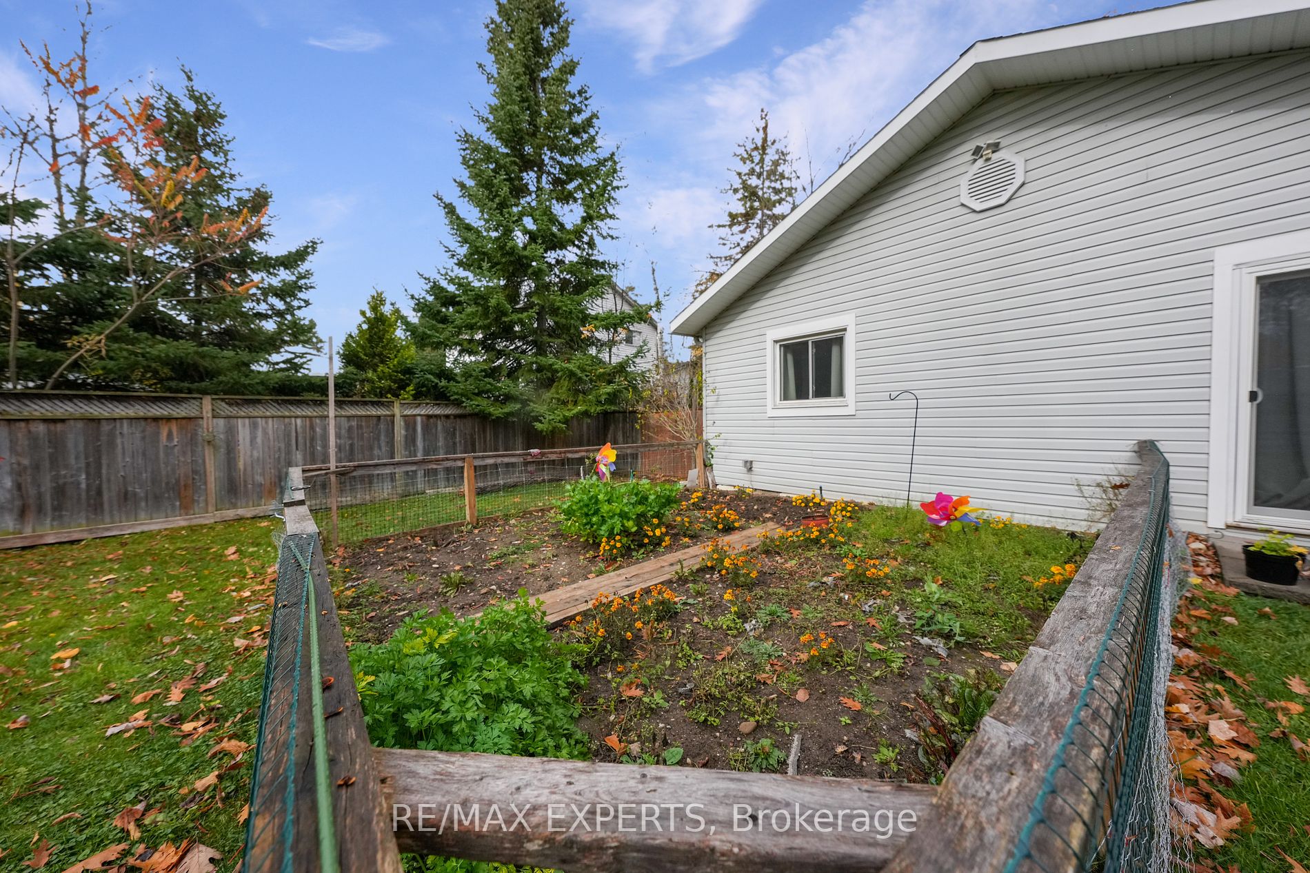 749 Happyvale Dr