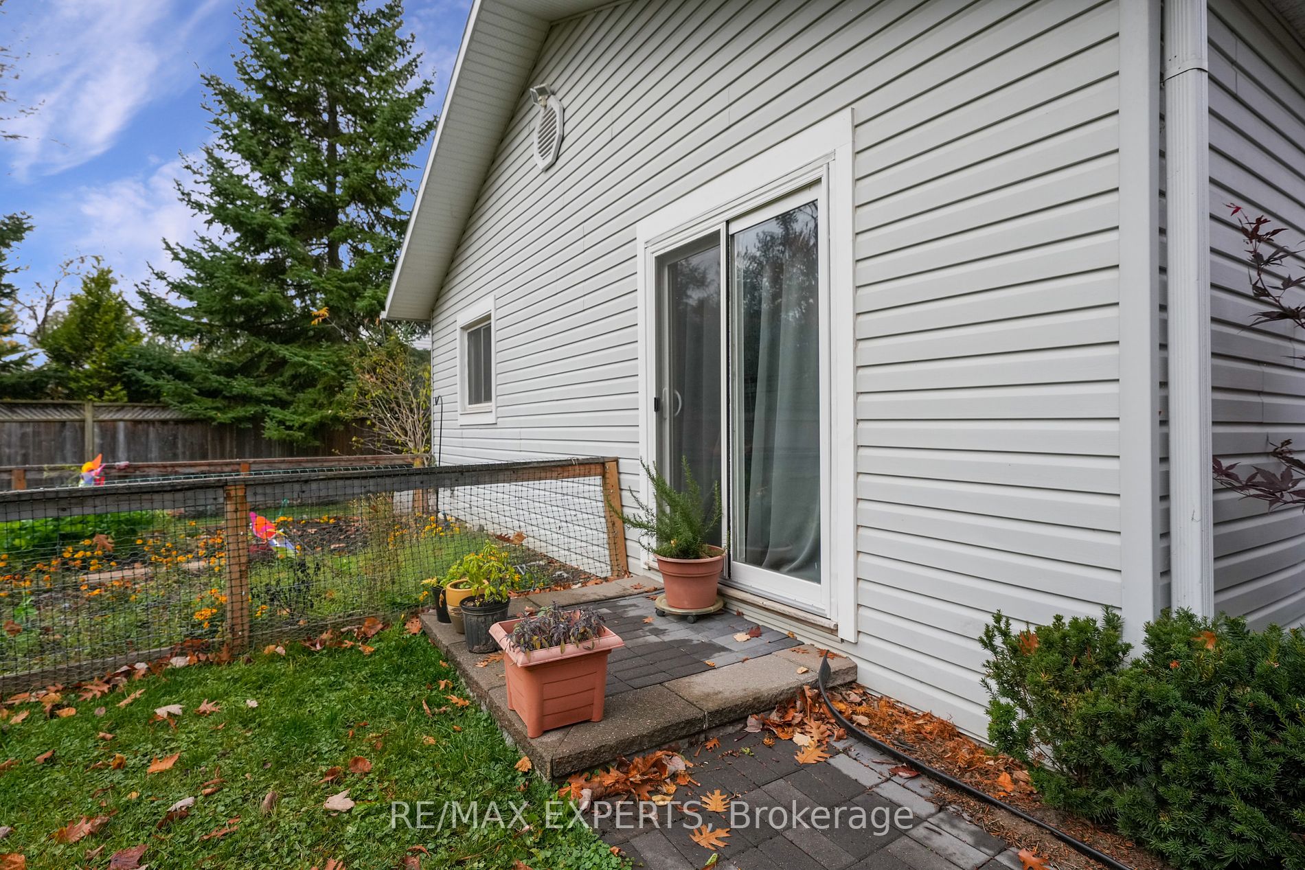 749 Happyvale Dr