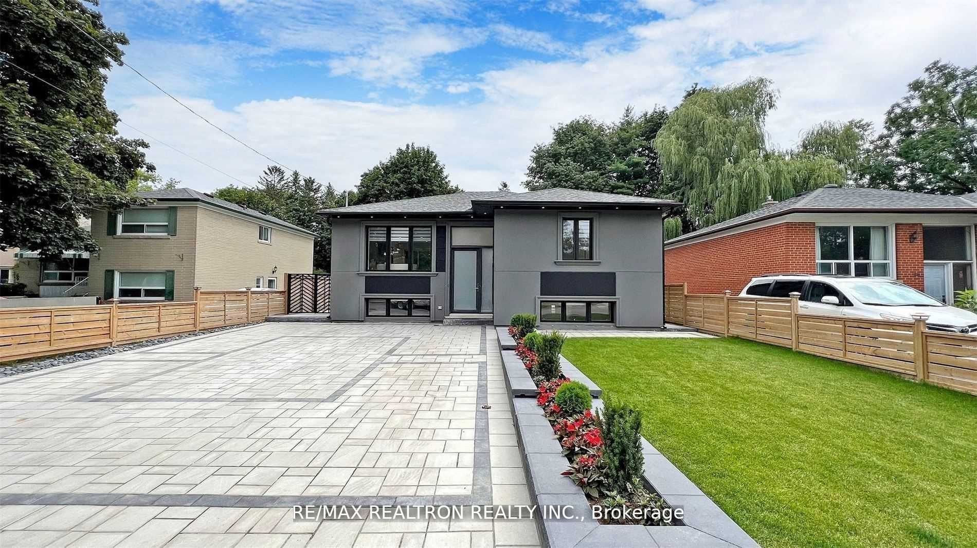 111 Evahill Crescent
