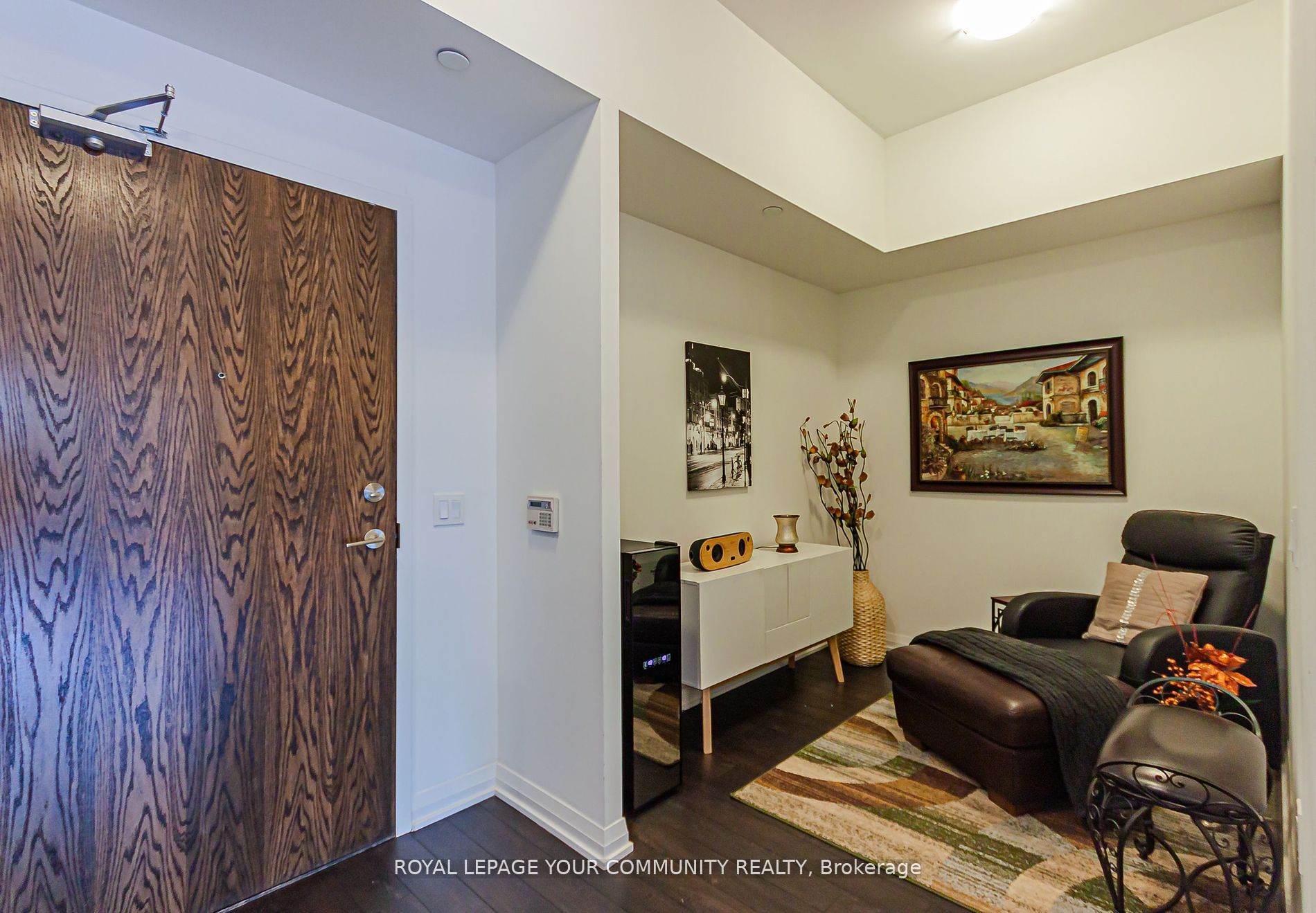 99 Eagle Rock Way N, #825