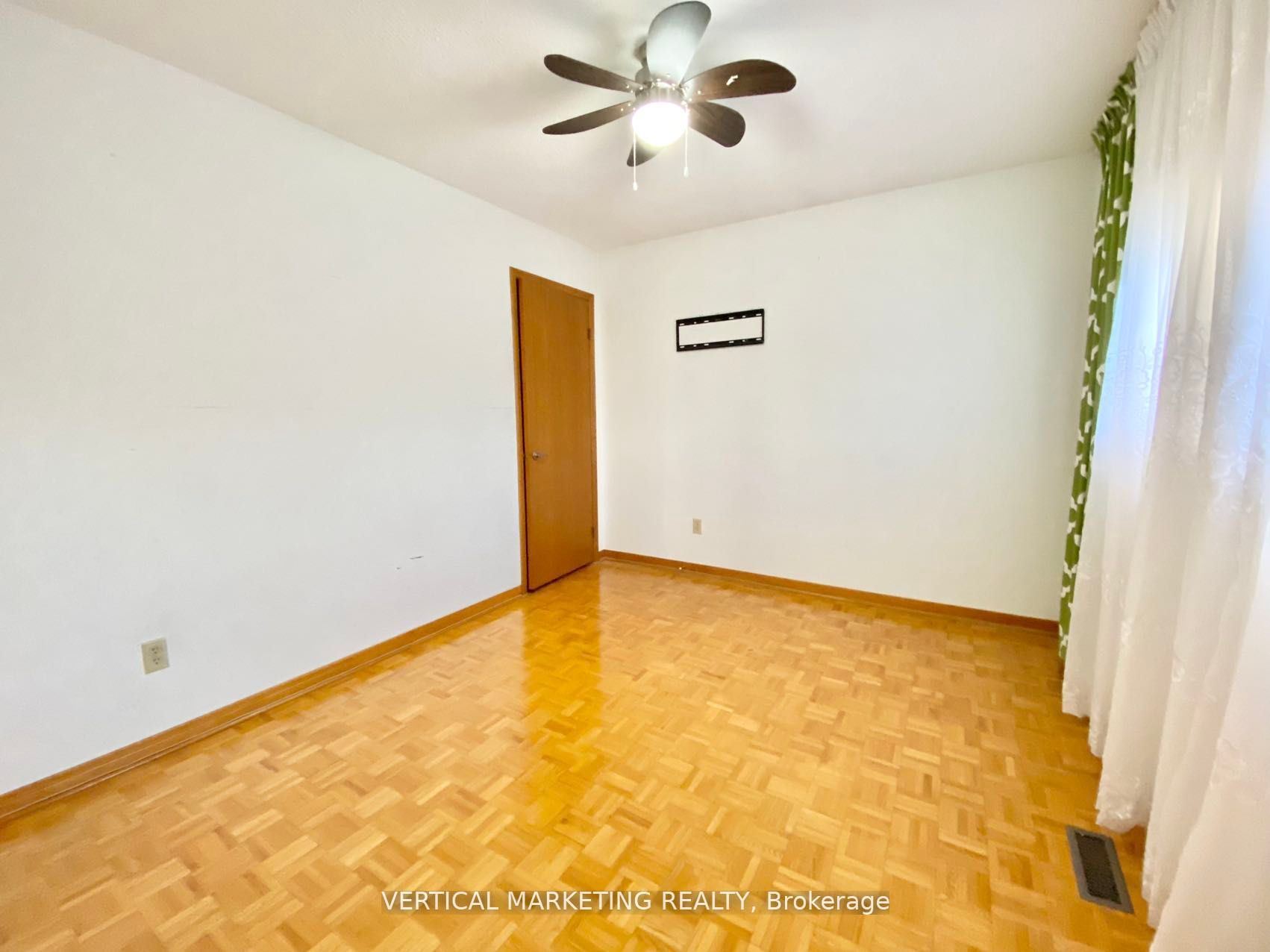 154 Timber Lane, #Upper