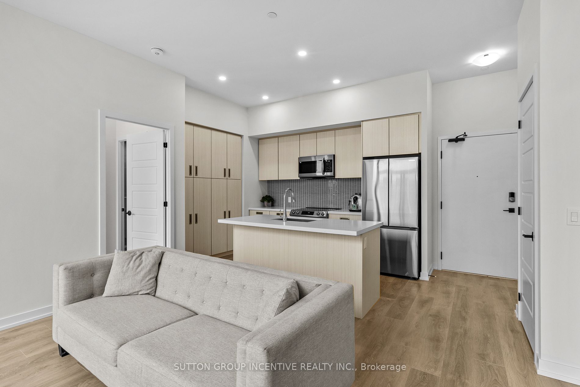 415 SEA RAY Avenue #431