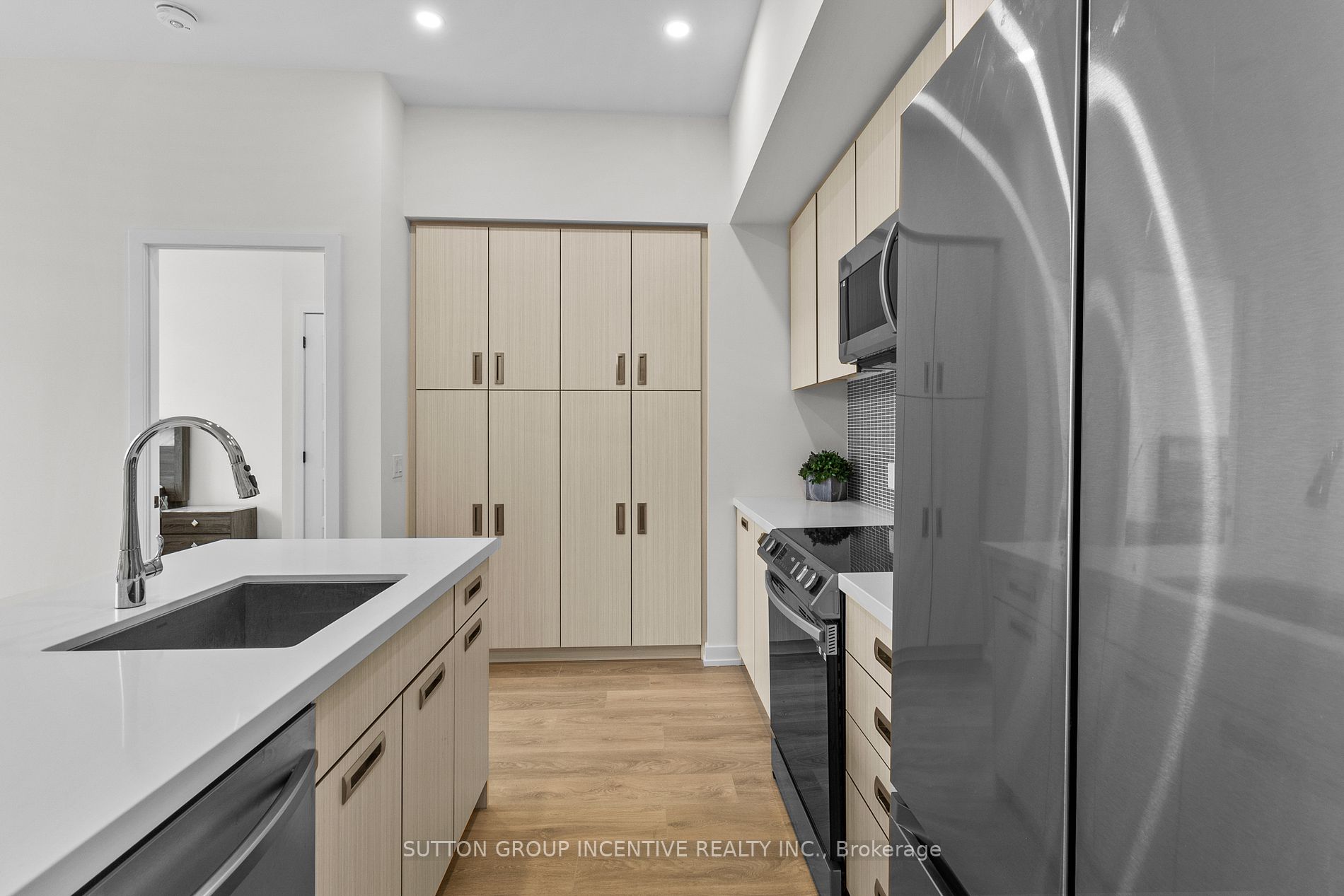 415 SEA RAY Avenue #431