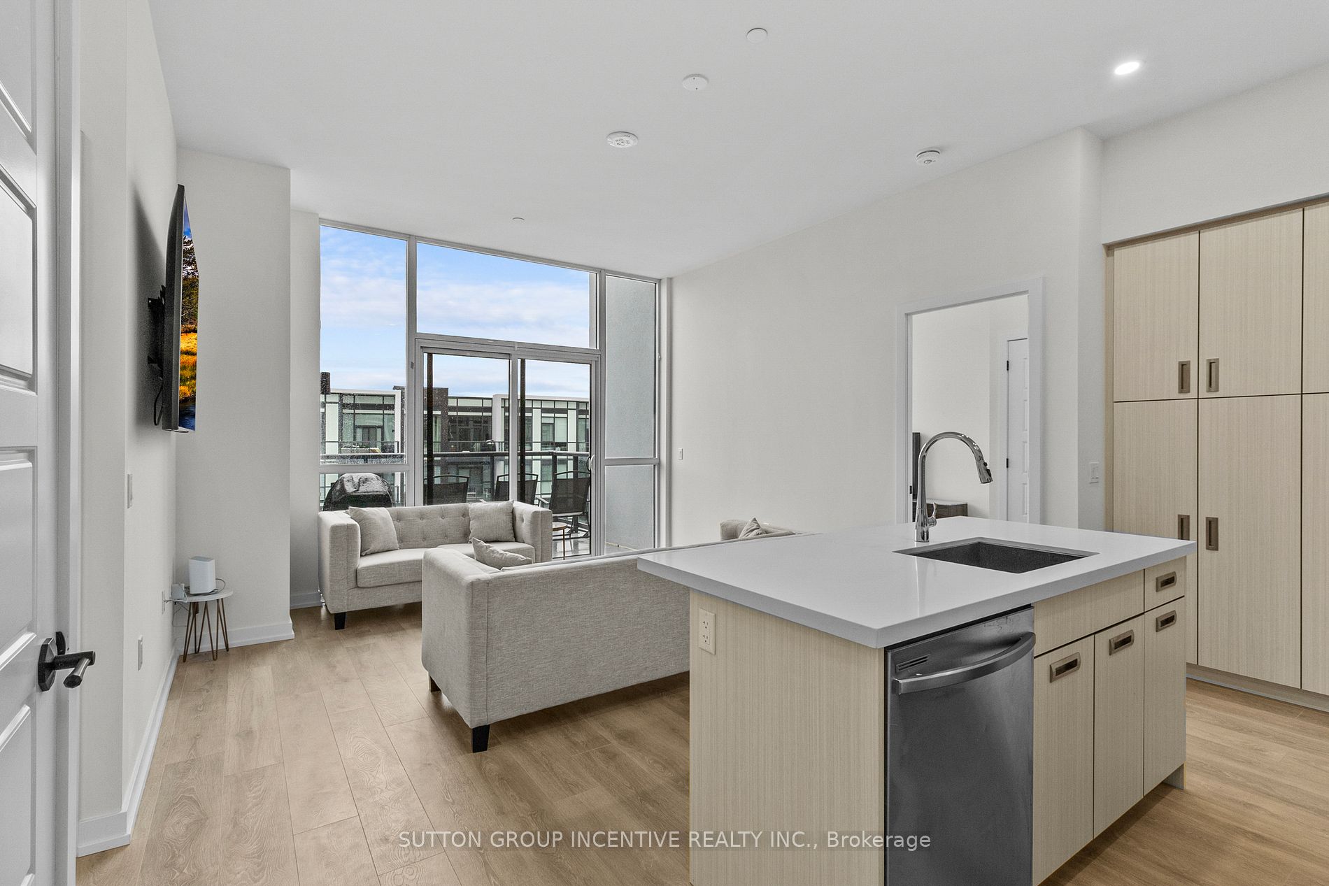 415 SEA RAY Avenue #431