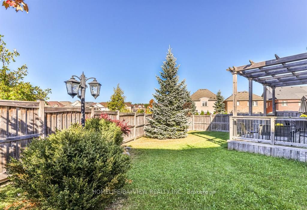 50 Mansard Dr
