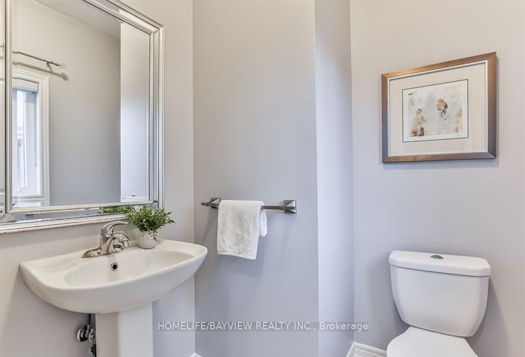 50 Mansard Dr