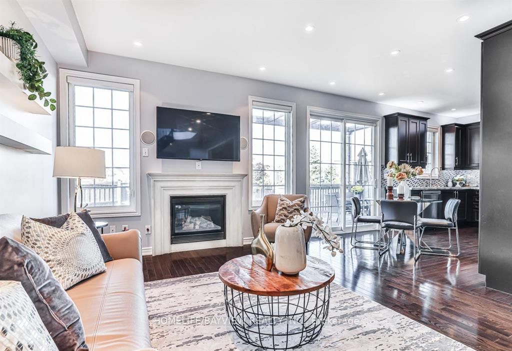 50 Mansard Dr