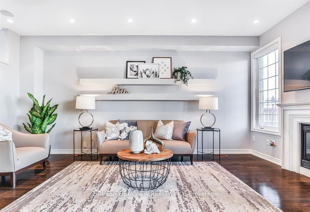 50 Mansard Dr