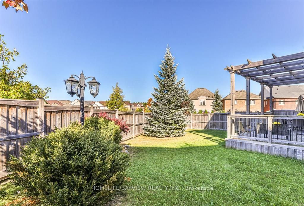 50 Mansard Dr