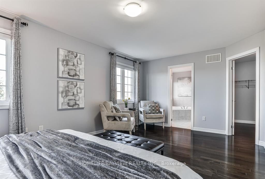 50 Mansard Dr