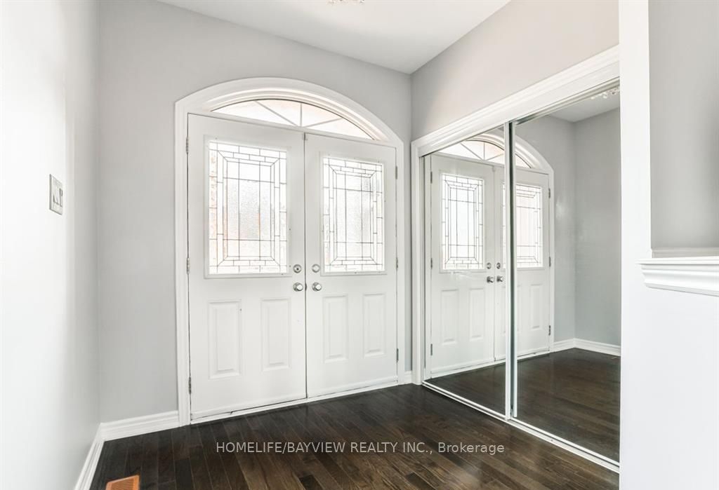 50 Mansard Dr