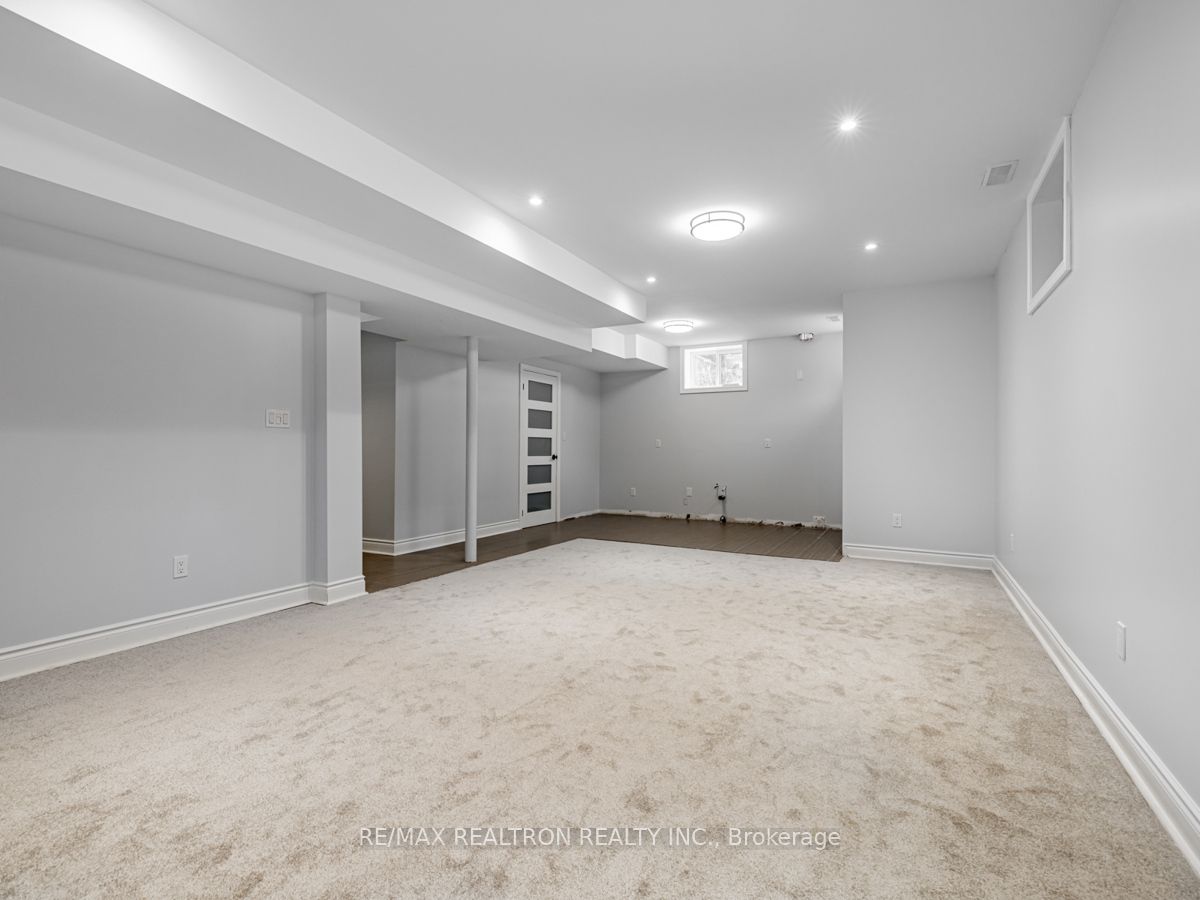 318 Andrew Street