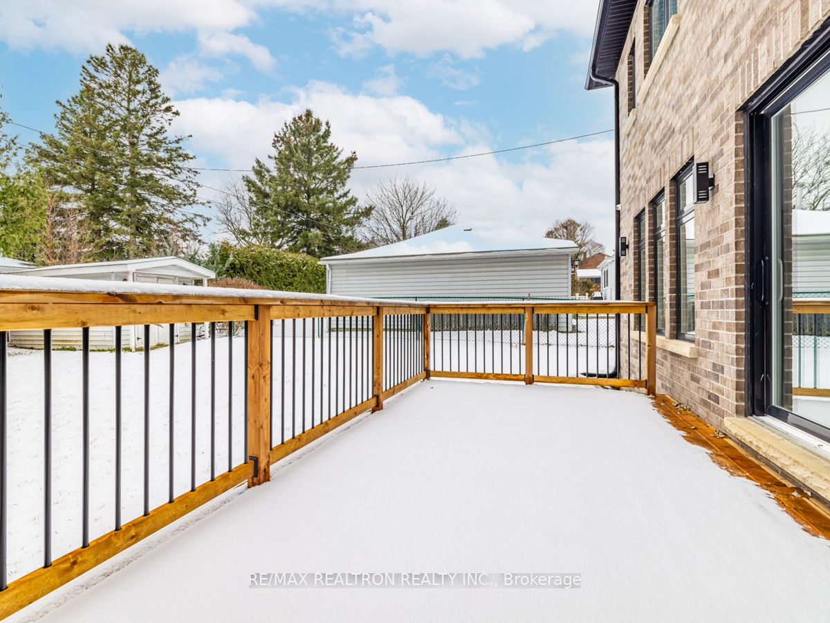 318 Andrew Street