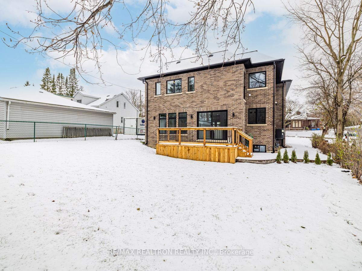 318 Andrew Street