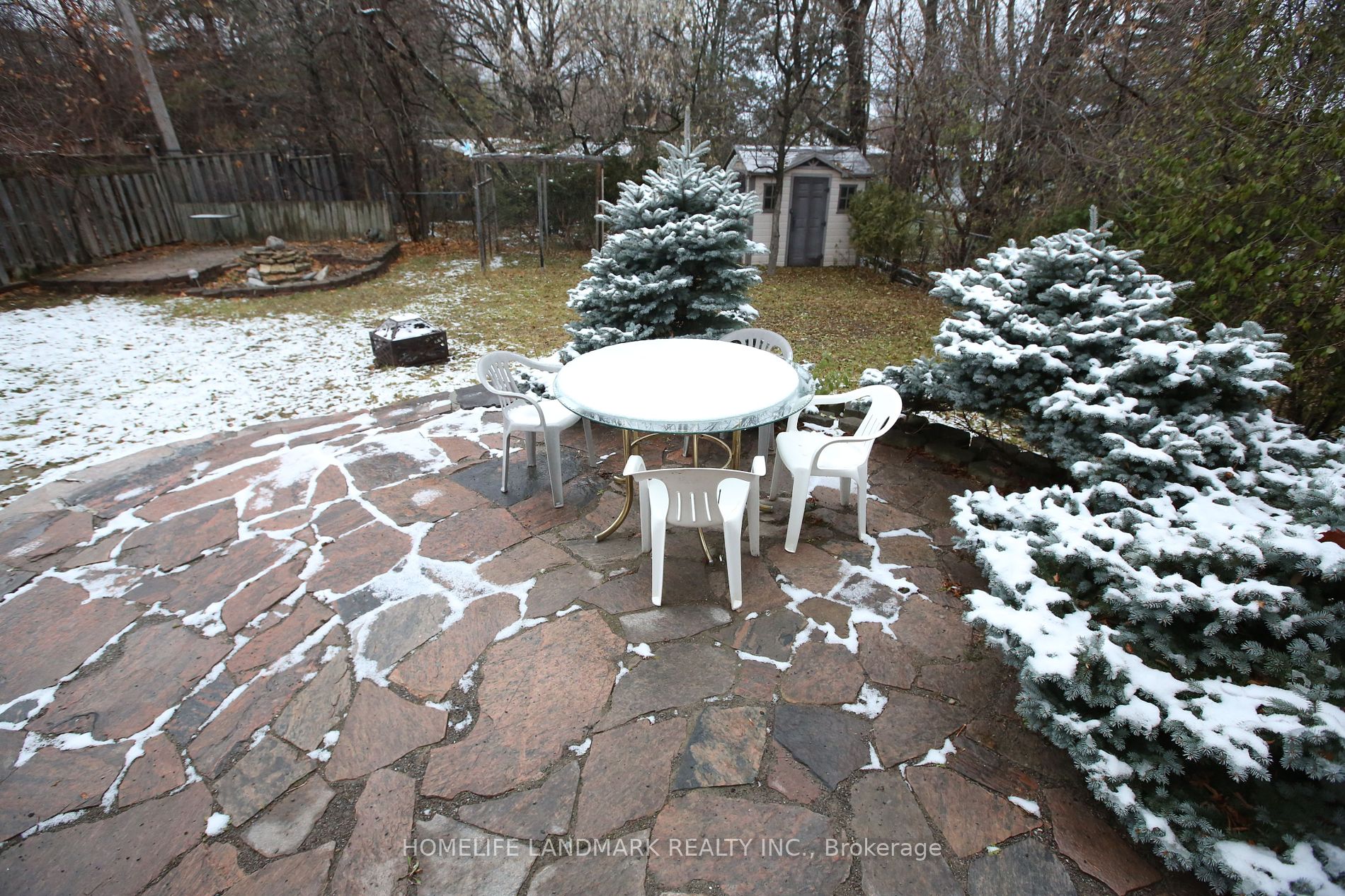 33 Millard Ave E