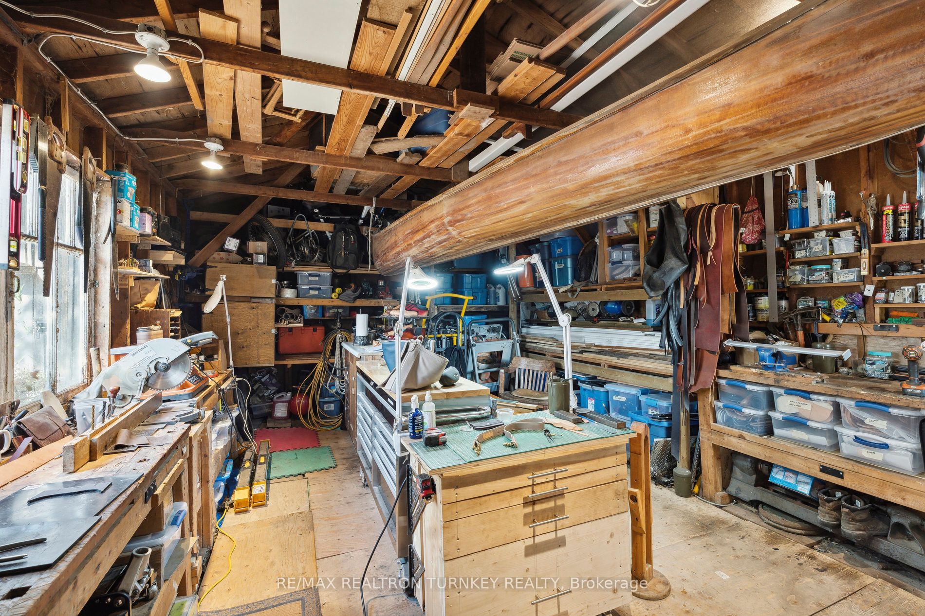 2872 Mount Albert Road