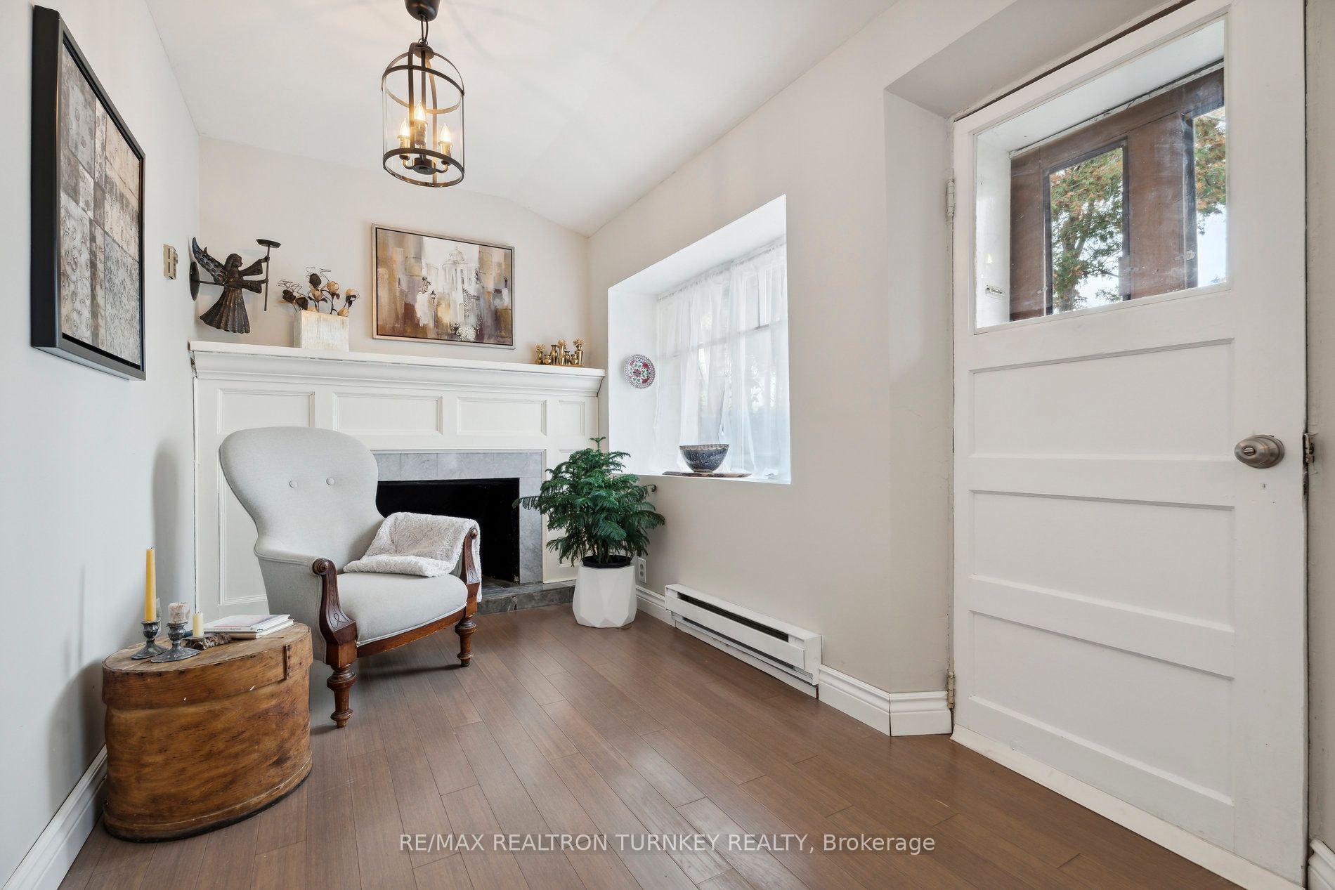 2872 Mount Albert Road