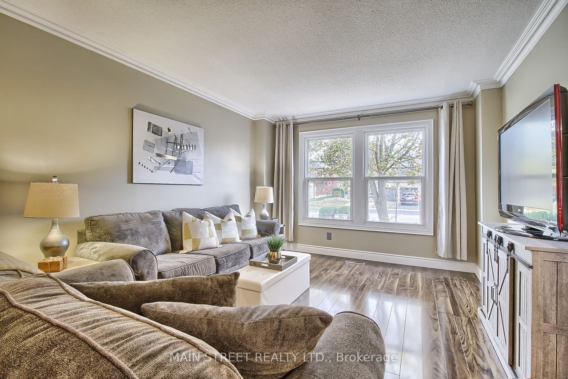 104 Peevers Cres