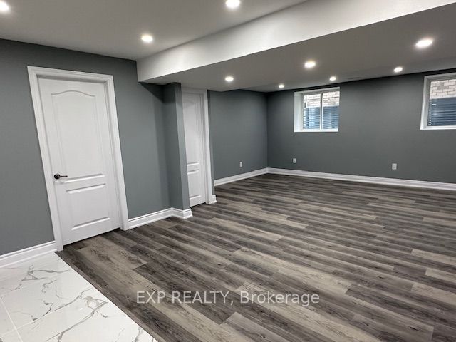 31 Lorne Thomas Place