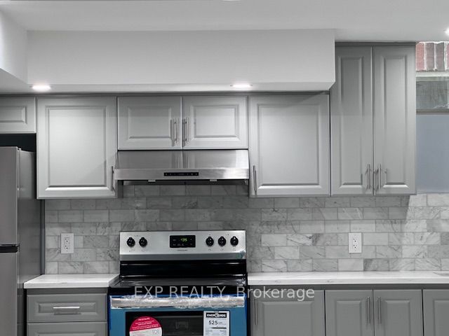31 Lorne Thomas Place