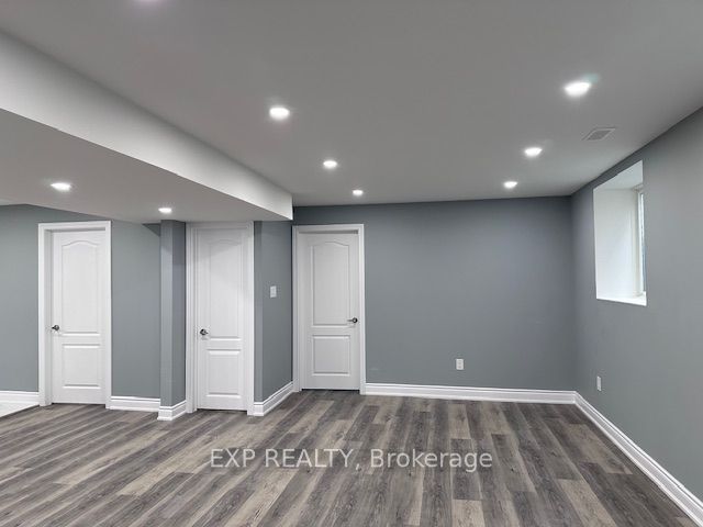 31 Lorne Thomas Place