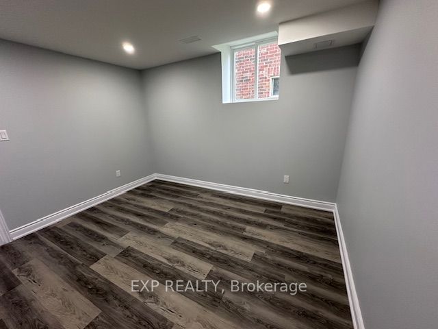31 Lorne Thomas Place
