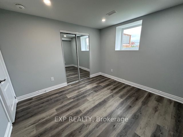 31 Lorne Thomas Place