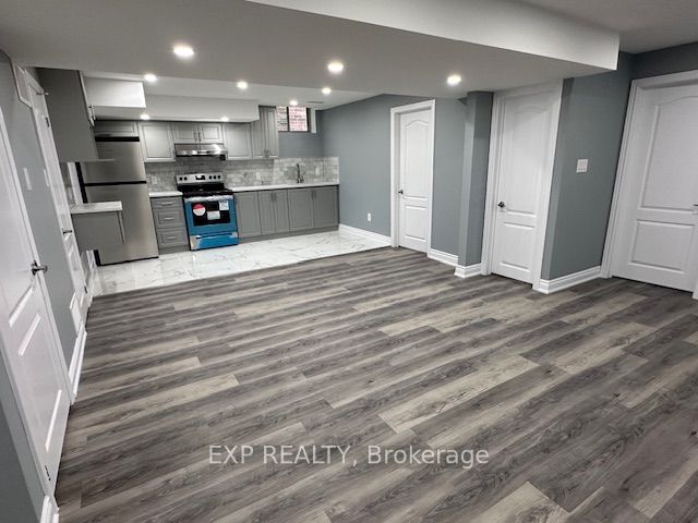31 Lorne Thomas Place