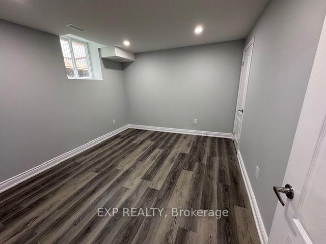 31 Lorne Thomas Place