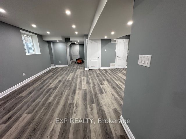31 Lorne Thomas Place