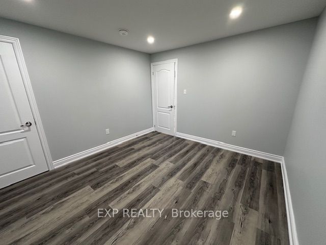 31 Lorne Thomas Place